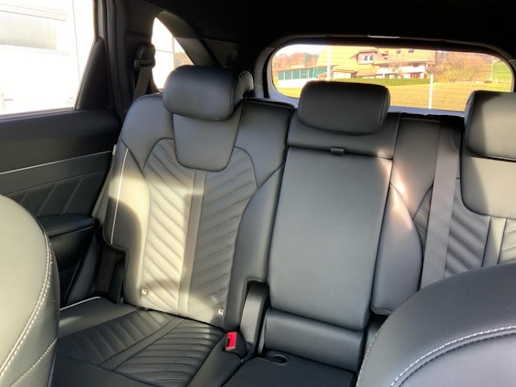 Vehicle image 6 Vehicle image 6