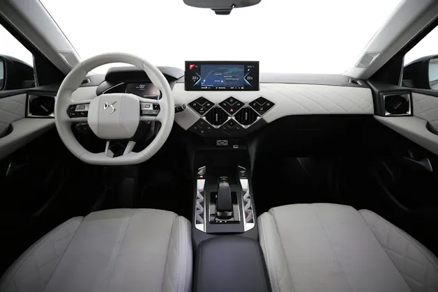 DS Automobiles 3 Crossback E-Tense So Chic