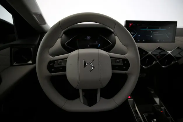 DS Automobiles 3 Crossback E-Tense So Chic