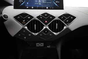 DS Automobiles 3 Crossback E-Tense So Chic