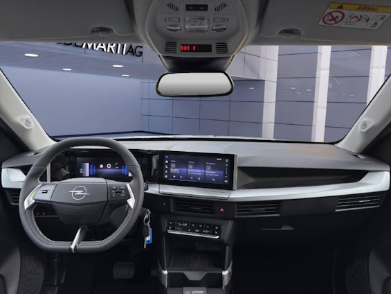 Vehicle image 4 Vehicle image 4