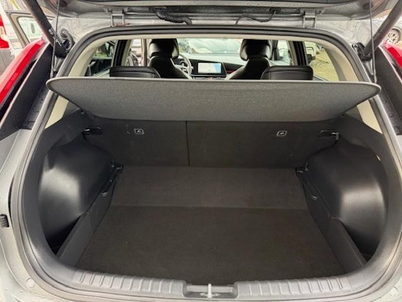 Vehicle image 6 Vehicle image 6