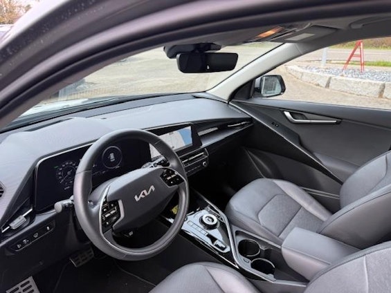 Vehicle image 4 Vehicle image 4