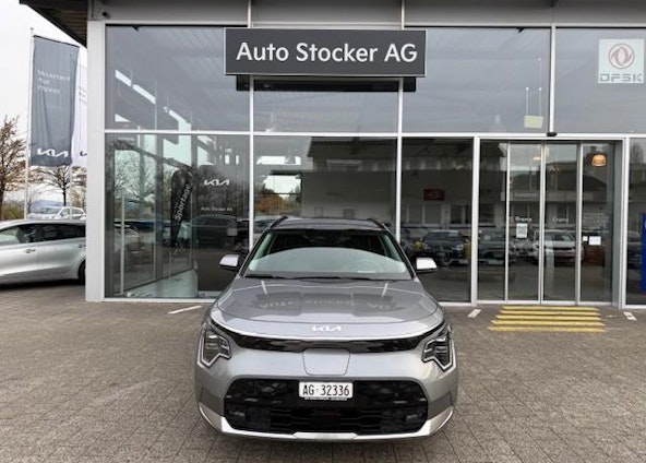 First vehicle image First vehicle image