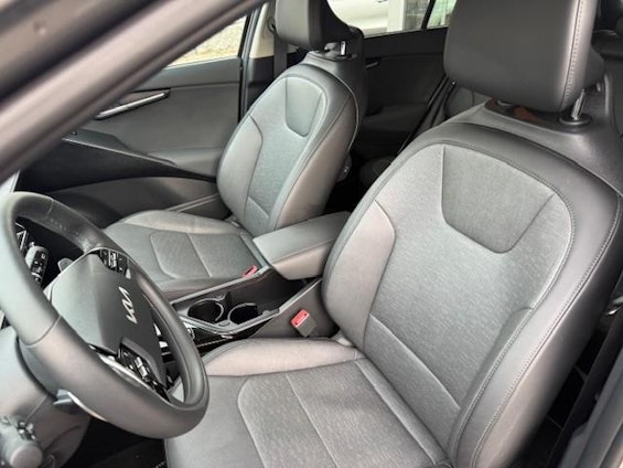 Vehicle image 5 Vehicle image 5