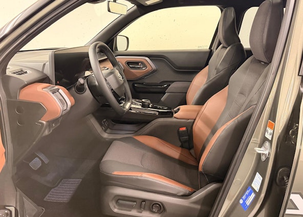 Vehicle image 5 Vehicle image 5