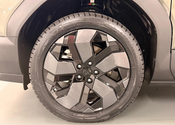 Vehicle image 3 Vehicle image 3