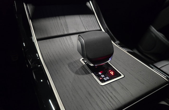 Vehicle image 14 Vehicle image 14