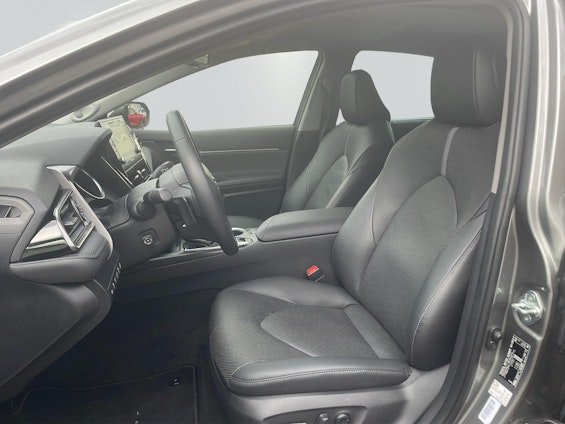 Vehicle image 9 Vehicle image 9