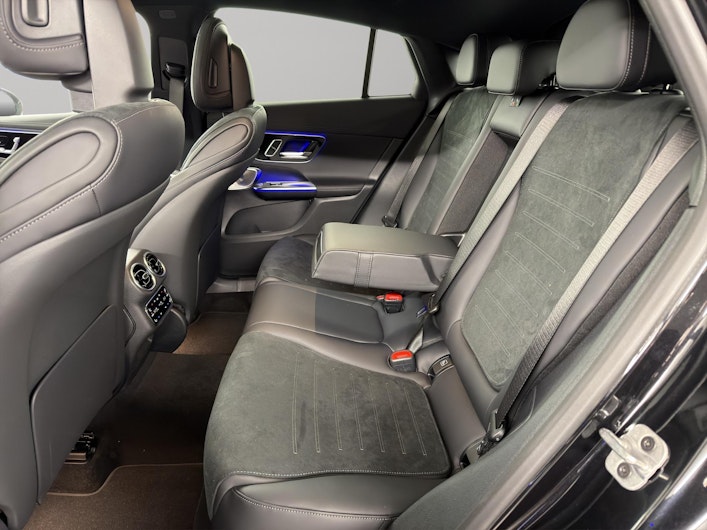 Vehicle image MERCEDES-BENZ GLC 220