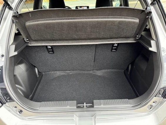 Vehicle image 6 Vehicle image 6