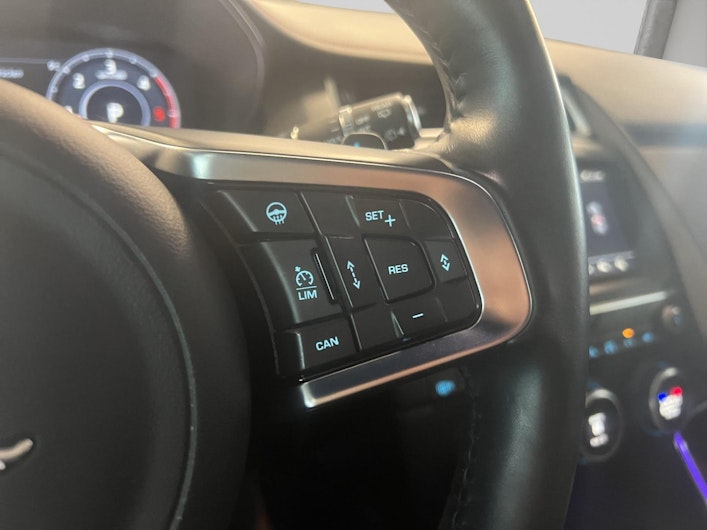 Vehicle image JAGUAR E-PACE