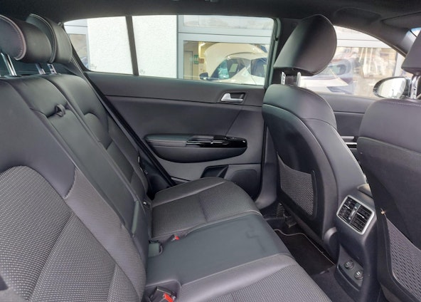 Vehicle image 19 Vehicle image 19