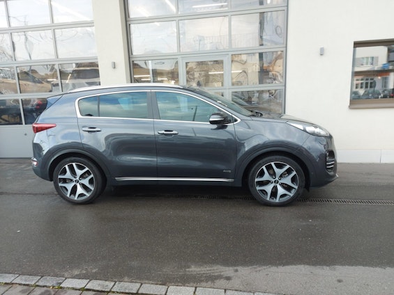 Vehicle image 4 Vehicle image 4