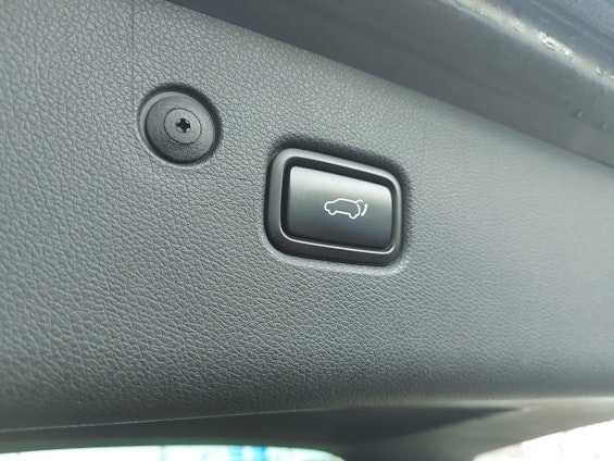 Vehicle image 9 Vehicle image 9