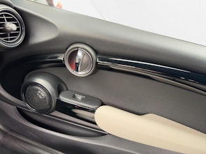 Vehicle image MINI Cooper Cabrio S SDKG