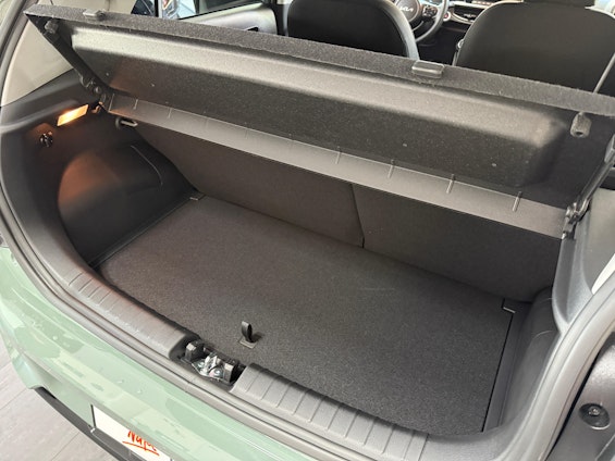 Vehicle image 12 Vehicle image 12