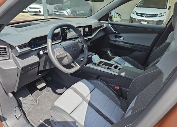 Vehicle image 15 Vehicle image 15