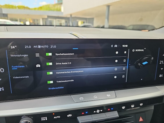 Vehicle image 25 Vehicle image 25