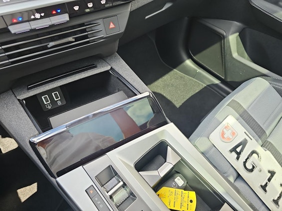 Vehicle image 24 Vehicle image 24