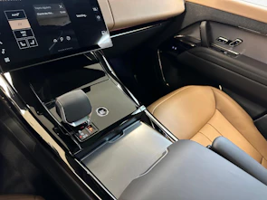 Fahrzeugbild LAND ROVER Range Rover Sport 3.0 I6 P460e SE Dynamic