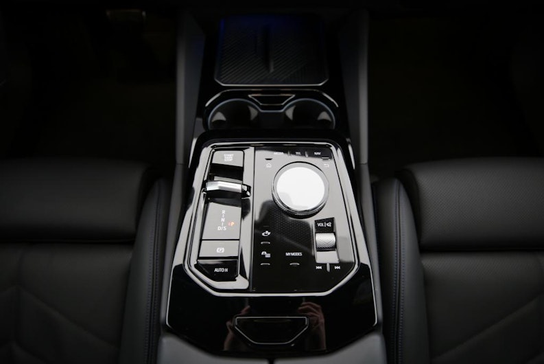 Vehicle image BMW 5 SERIES