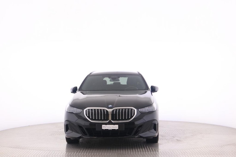 Vehicle image BMW 5 SERIES