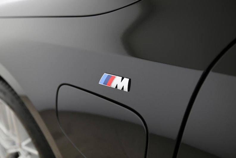 Vehicle image BMW 5 SERIES