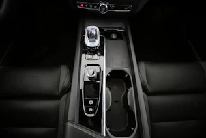 image du véhicule VOLVO S60 2.0 B5 MH Ultimate Dark AWD