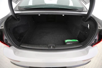 https://vehicle.imgix.net/4087273/33c4f310-8b10-4d59-ba92-32a0cf4afceb.jpg