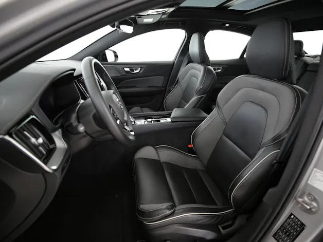 VOLVO S60 2.0 B5 MH Ultimate Dark AWD