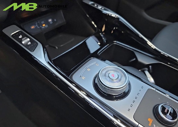 Vehicle image 15 Vehicle image 15