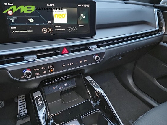 Vehicle image 13 Vehicle image 13