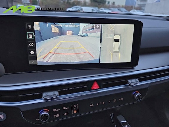 Vehicle image 14 Vehicle image 14