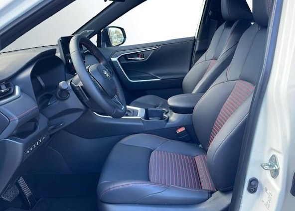 Vehicle image 4 Vehicle image 4