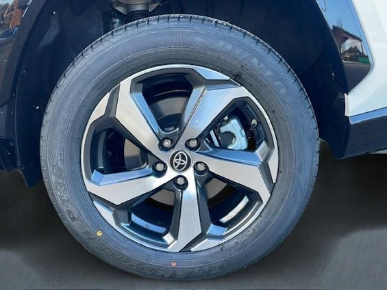 Vehicle image 6 Vehicle image 6