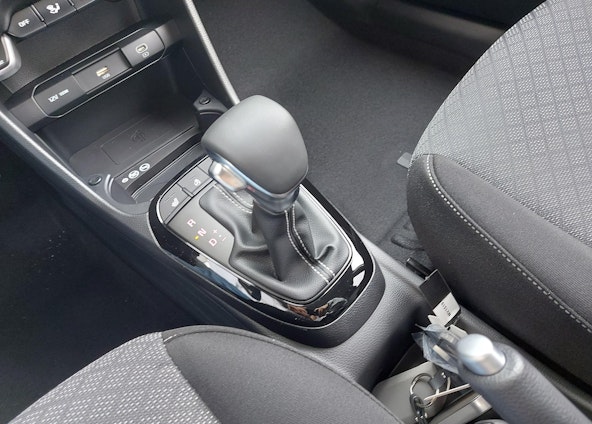 Vehicle image 17 Vehicle image 17