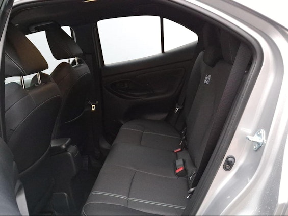 Vehicle image 6 Vehicle image 6