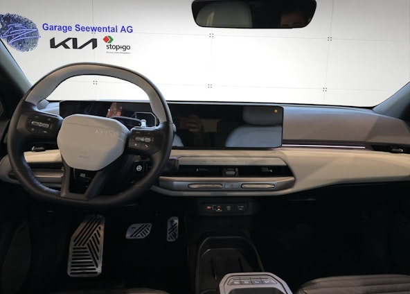 Vehicle image 9 Vehicle image 9