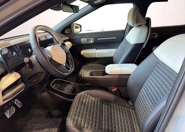 Vehicle image 7 Vehicle image 7