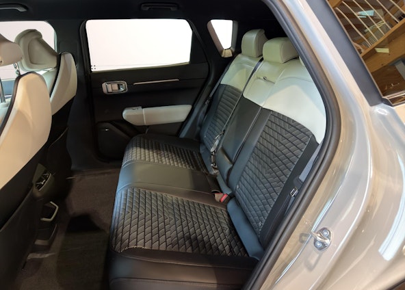 Vehicle image 8 Vehicle image 8