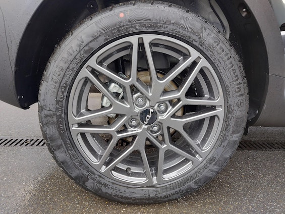 Vehicle image 24 Vehicle image 24