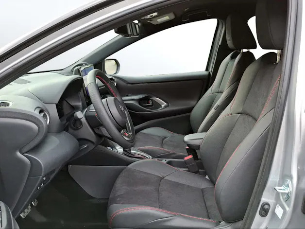 Toyota Yaris 1.5 VVT-i HSD GR Sport