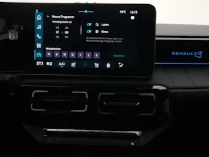 Renault R4 E-Tech Comfort Range iconic