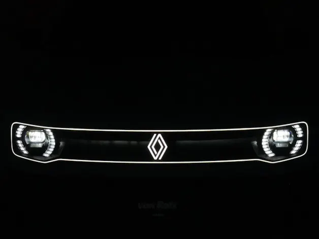 Renault R4 E-Tech Comfort Range iconic