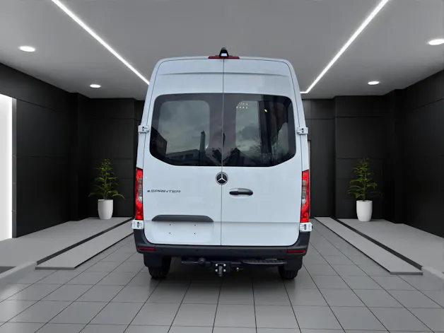 Mercedes-Benz E-SPRINTER 320 KA 3665MM