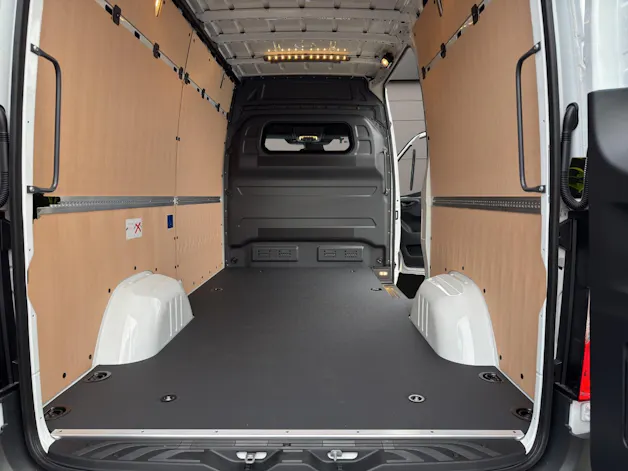 Mercedes-Benz E-SPRINTER 320 KA 3665MM