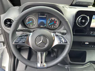 Mercedes-Benz E-SPRINTER 320 KA 3665MM