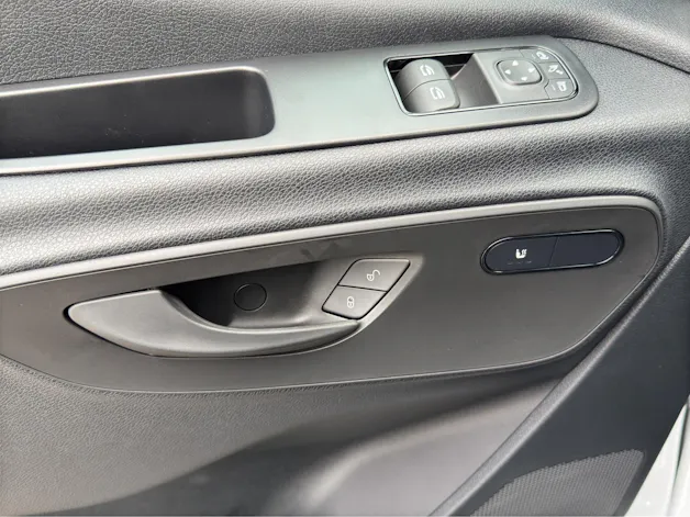 Mercedes-Benz E-SPRINTER 320 KA 3665MM
