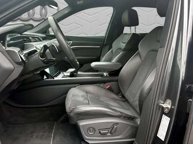 Audi e-tron 55 S Line Black Edition quattro